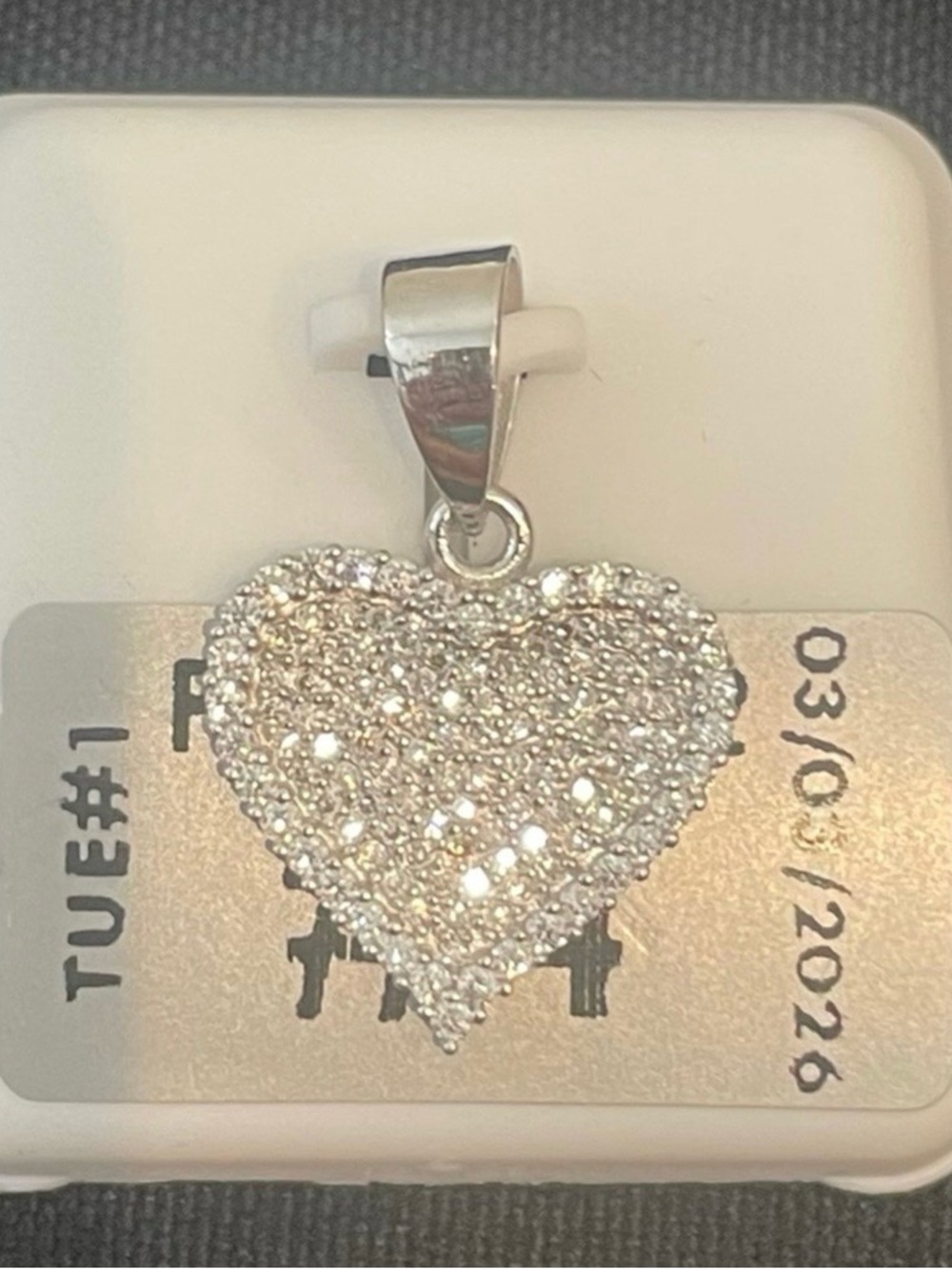 Beautiful Heart Shape Moissanite pendant 0.50ctw rhodium plating over 925 silver - Picture 2 of 6